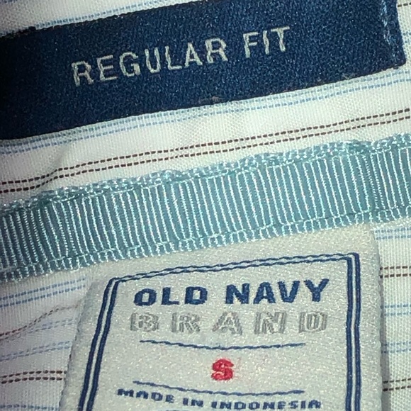 OLD NAVY Going to Goodwill soon…regular fit button down collar shirt - Picture 7 of 8